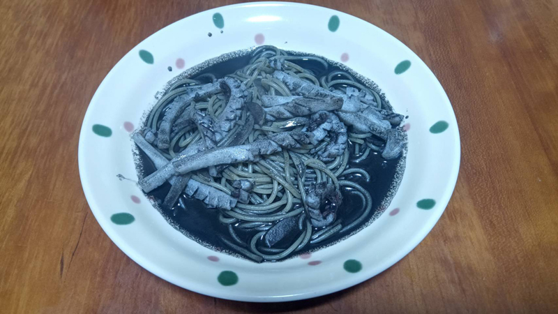 イカ墨パスタ